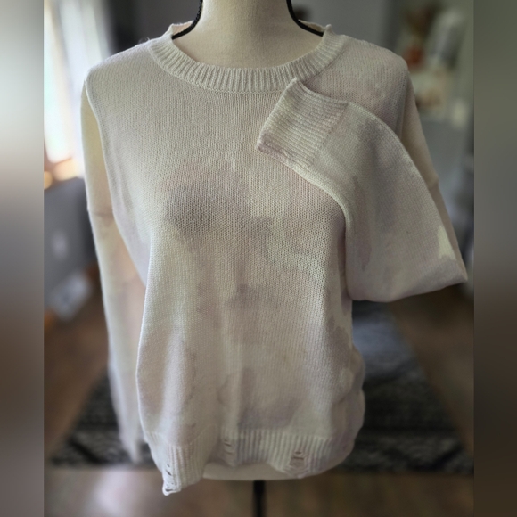 Women's Small Cream Sweater - Picture 1 of 3